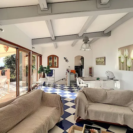 Villa Sur Les Hauteurs De Avec Magnifique Vue